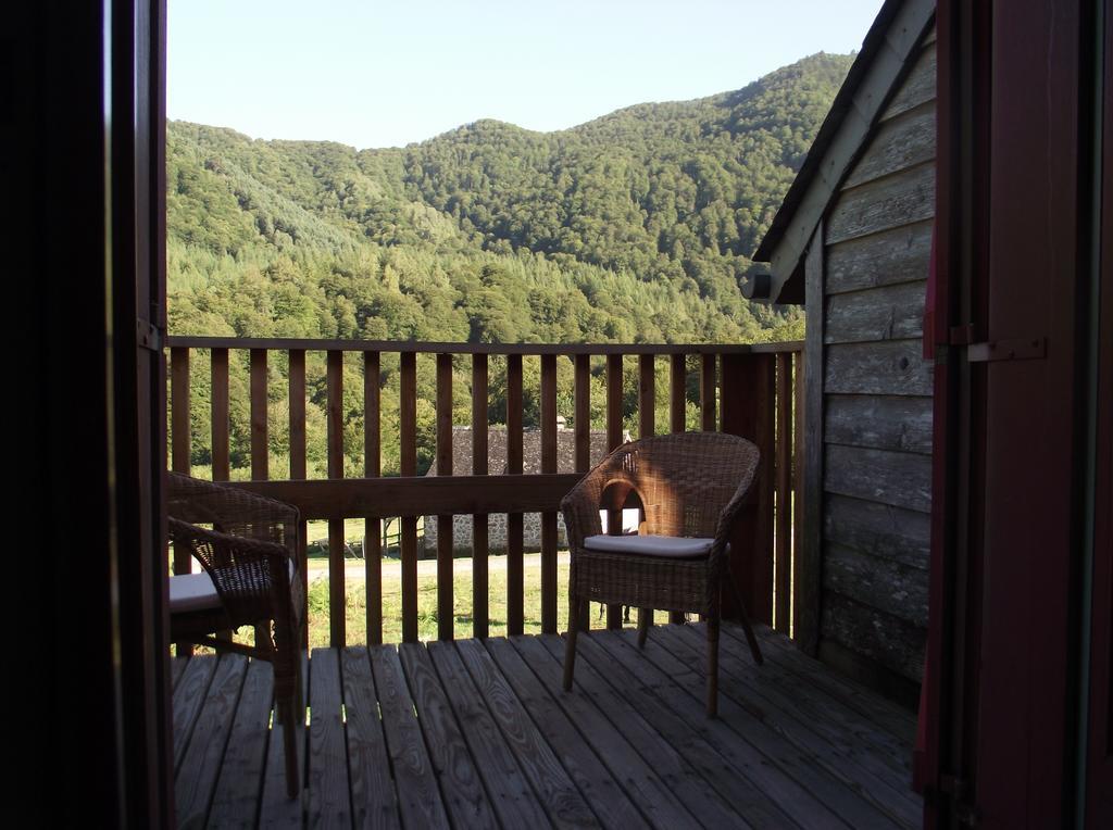 Les Chalets De La Foret D'Issaux Osse-en-Aspe 객실 사진