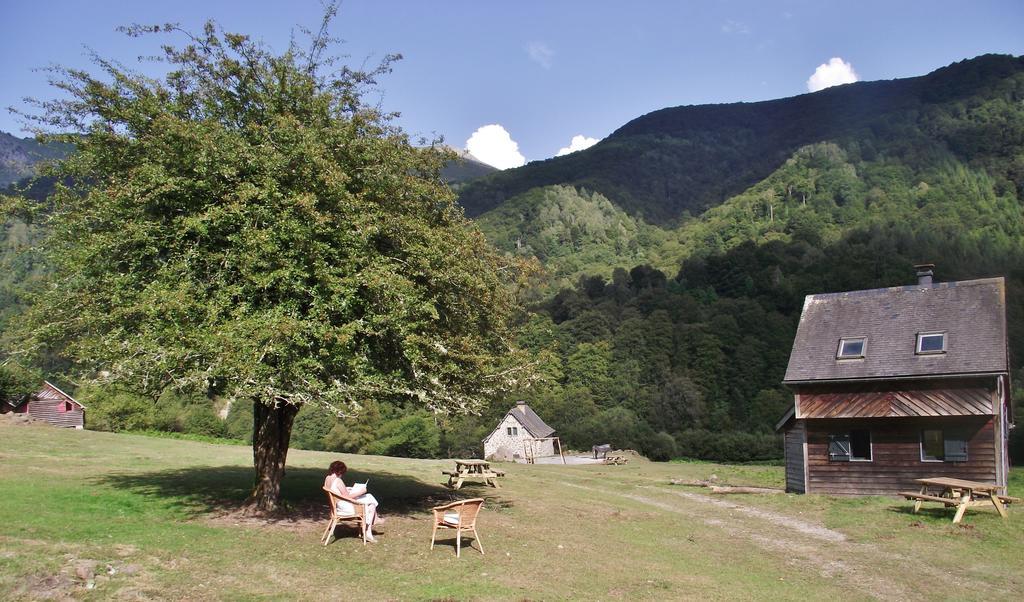 Les Chalets De La Foret D'Issaux Osse-en-Aspe 객실 사진